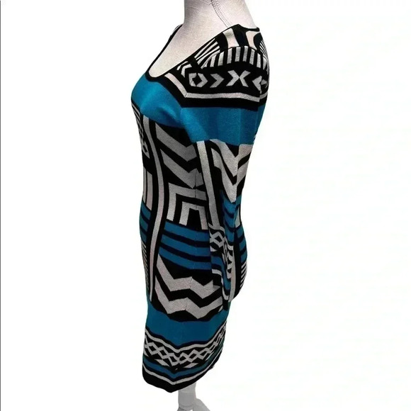 NWT•WOMEN’S PAPAYA LONG SLEEVE SWEATER DRESS•SIZE MEDIUM•GREEN/BLK/WHITE• - Picture 3 of 11